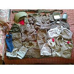 MILITARIA CLOTHING, MANY LOOSE ITEMS
