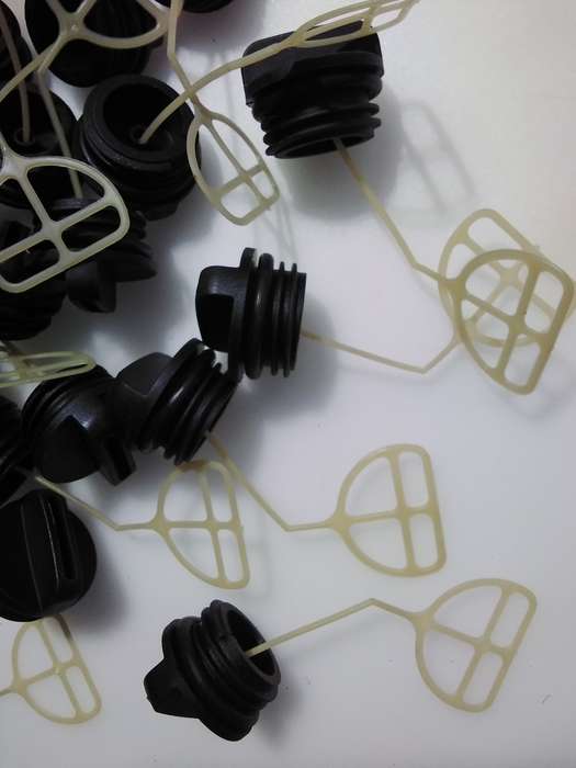 UNUSED Bush Cutter Petrol Caps (BID PER PIECE)!!!