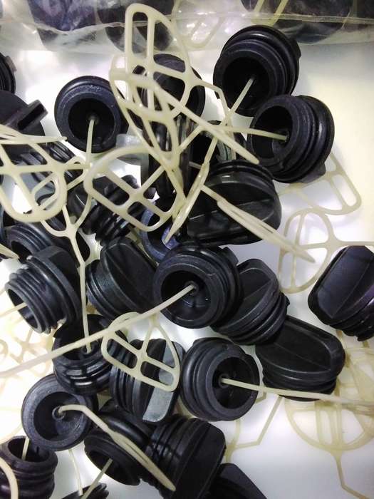 UNUSED Bush Cutter Petrol Caps (BID PER PIECE)!!!