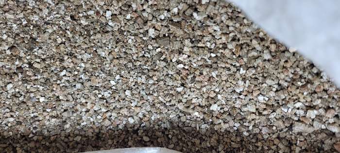 8Kg Bag Vicafil Magic Earth Vermiculite-Conditions The Soil For Plants/Verge  (BID PER BAG)!!!