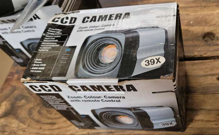 LAST ONE...CCD 39X Zoom-Colour Camera (BID PER PIECE)