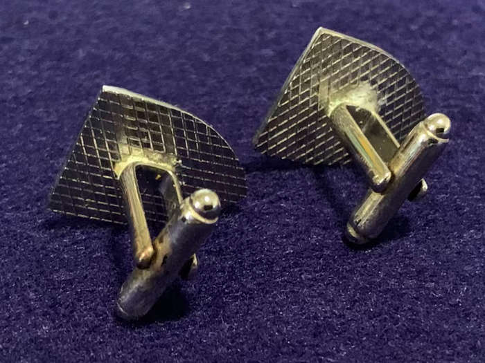32 Battalion Black Colour Cufflinks - Pair - As New
