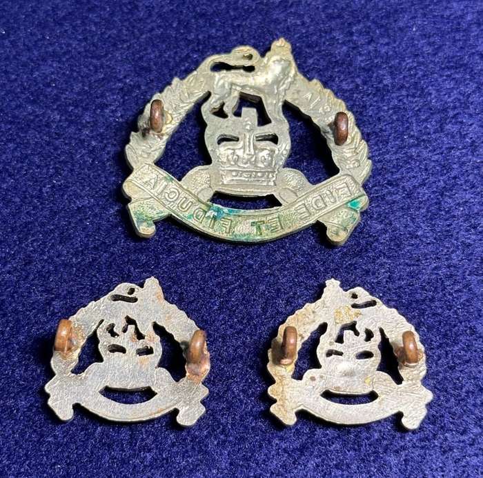 Rhodesian QC Pay Corps - Cap Badge and Set of Collars - Variant 3