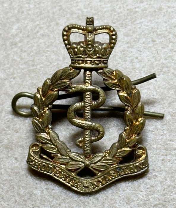 Rhodesian Medical Corps - QC CAP BADGE