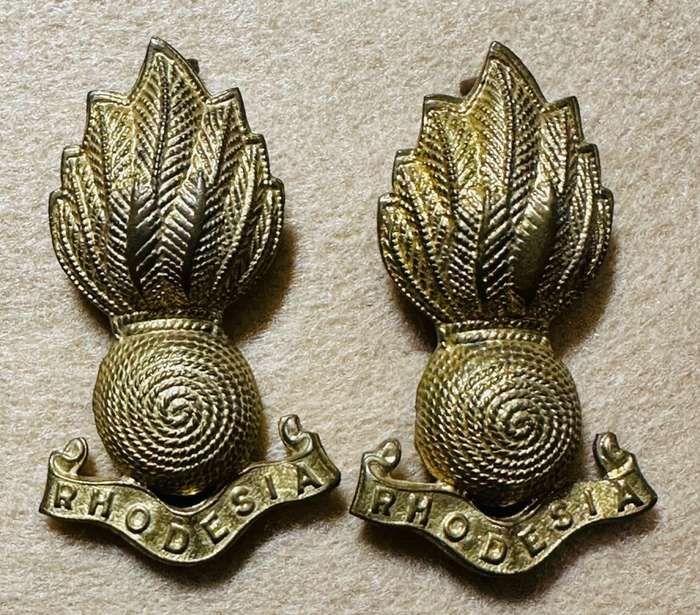 Rhodesian Corps of Engineers - SET Cap and Collar Rhodesia with Bird