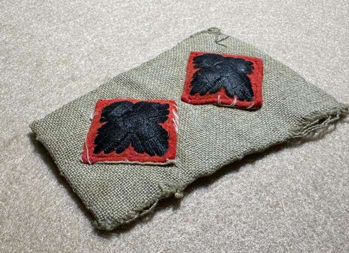 Rhodesian Forces - SINGLE LT RANK BOARDS/SLIP ONS WW2