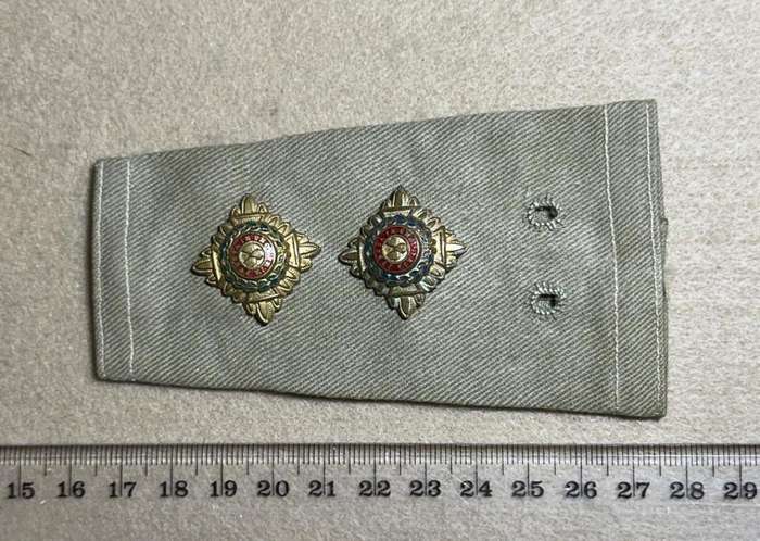 Rhodesian Forces - SINGLE LT RANK BOARDS/SLIP ONS WW2