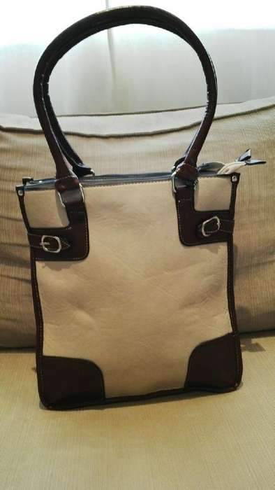 **Stunning Ladies Cream/Brown PU Leather Handbag With a Beautiful Design**2 Divided Sections**