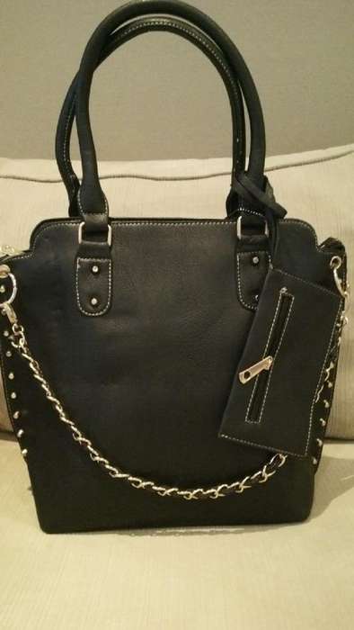 **NEW**Stunning Ladies 2pc BLACK/GOLD PU Leather Handbag With Beautiful Detail & Design**BRAND NEW**