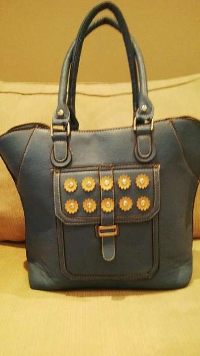 **NEW**Stunning Ladies BLUE PU Leather Handbag With Beautiful Detail & Design**PLS READ**