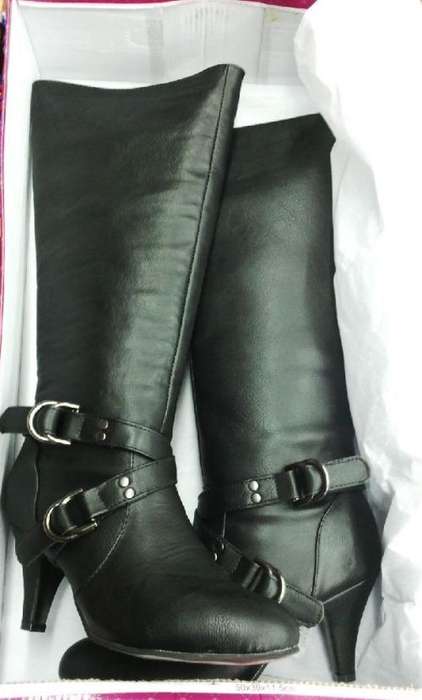 **Stunning Ladies Long BLACK Leather Like Boots With Pretty Buckle Design**Size 8, 9, 10*BEAUTIFUL**
