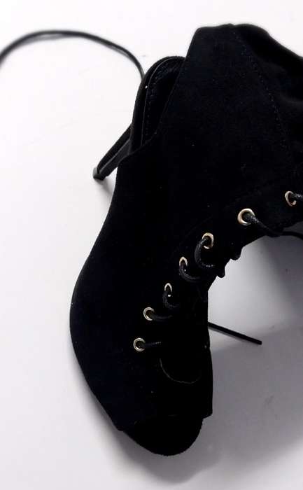 Miss Black . BLACK BOOT