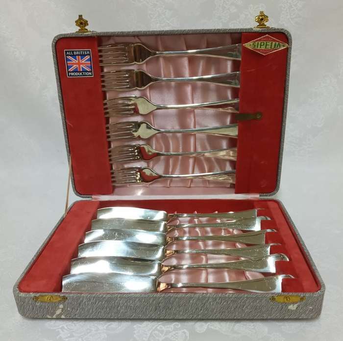Vintage Fish knives and forks  Sheffield England. Sipelia - Nickel Silver