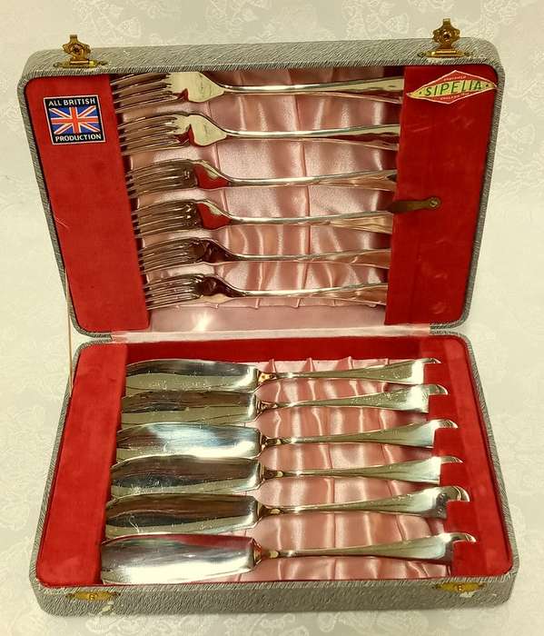 Vintage Fish knives and forks  Sheffield England. Sipelia - Nickel Silver