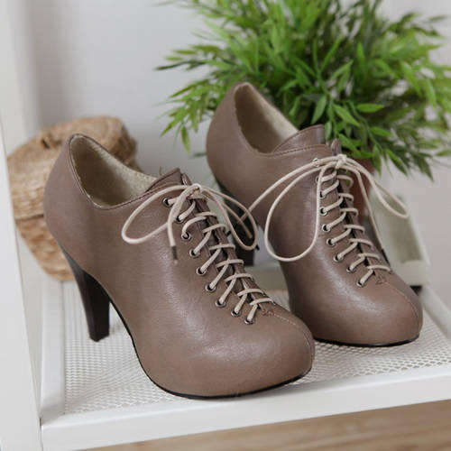 Lace up Short Boot in Brown, Grey and Black (Size 2- 6)