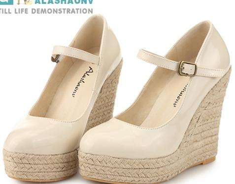 !!!NEW!!! Mary Jane Espadrille Wedges in Cream / Tan (Size 2.5 - 6 )