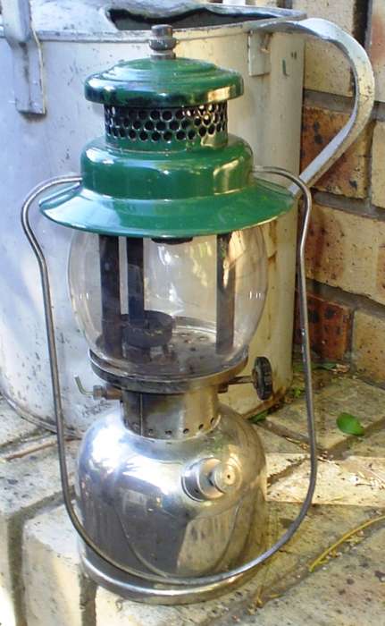 Coleman 249 "The sunshine of the night"-Made in Canada June 1951 Kerosene lantern-working