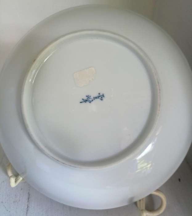 Beautiful 19 cm hand decorated Oriental small plate/bowl