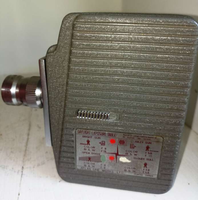 Vintage Atlas 8 mm Cine works movie Camera-wind up mechanism working-leather pouch