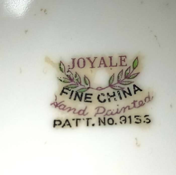 Mother of Pearl, Gold Embossed 24 piece Joyale Fine China Hand Pained Patt.no 9153 Tea set no 2