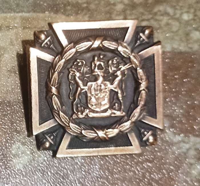 South African Brooch of Remembrance issued to relatives of Deceased Servicemen during WWII-numbered
