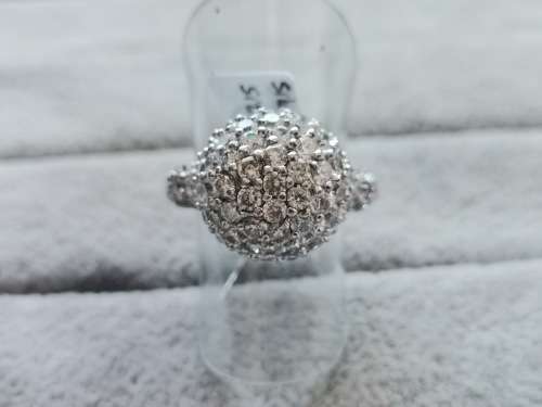 DISCOUNT!! Dazzling Silver Ring