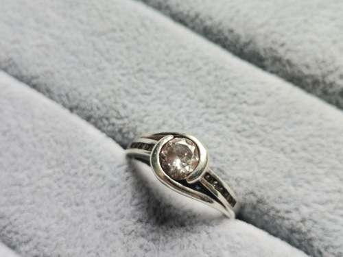 DISCOUNT!! Unique Silver Ring