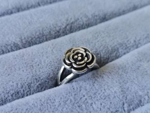 DISCOUNT!! Silver Flower Ring