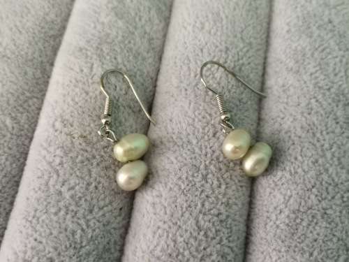 Discount!! Freshwater Pearl necklace and Earring Set