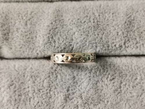 Unique 9ct Gold Ring