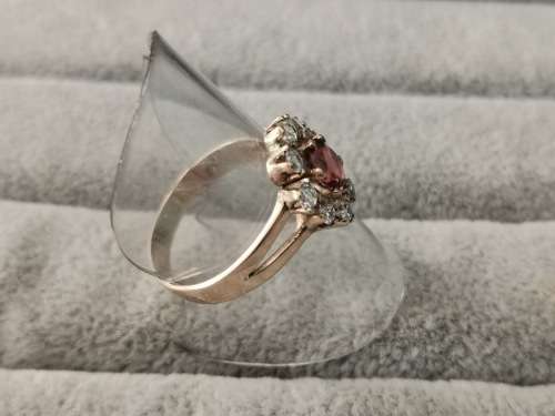 Dazzling 9ct Gold Ring