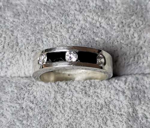 DISCOUNT!!! Stunning Silver Ring