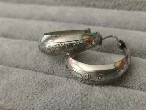 Discount!!! Patterned Silver Hoop Earrings