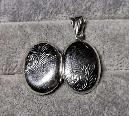 Discount!!! Silver Locket Pendant