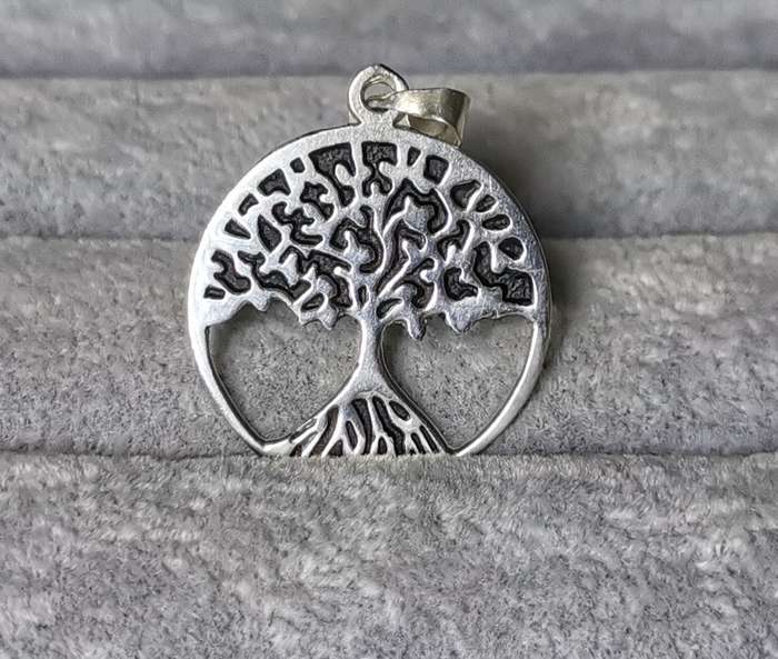 Stunning Silver Tree of Life Pendant