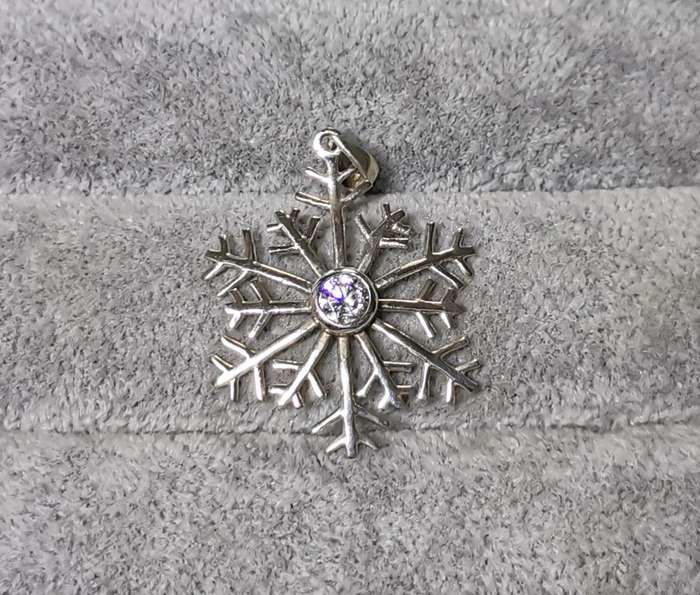 Silver Snowflake Pendant