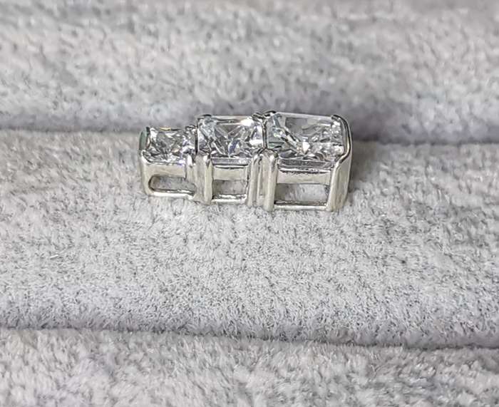 Dazzling Silver Pendant