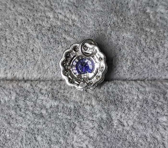 Dazzling Silver Pendant