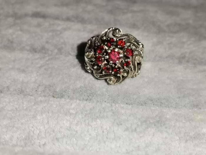 Stunning Gold Garnet Ring