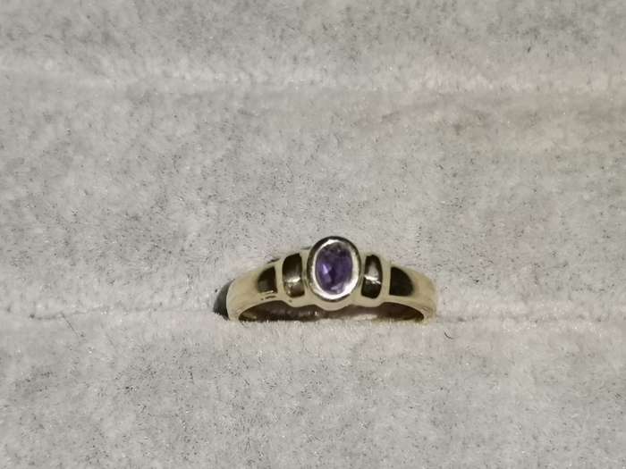 9ct Gold Amethyst Ring