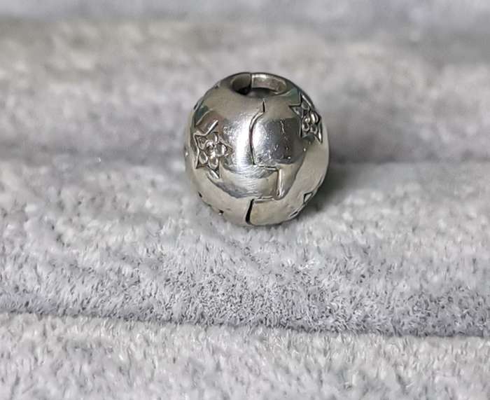 Pandora Twinkle Twinkle Clip Charm