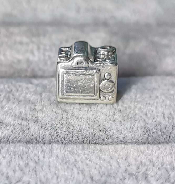 Pandora Sentimental Snapshots Camera Charm
