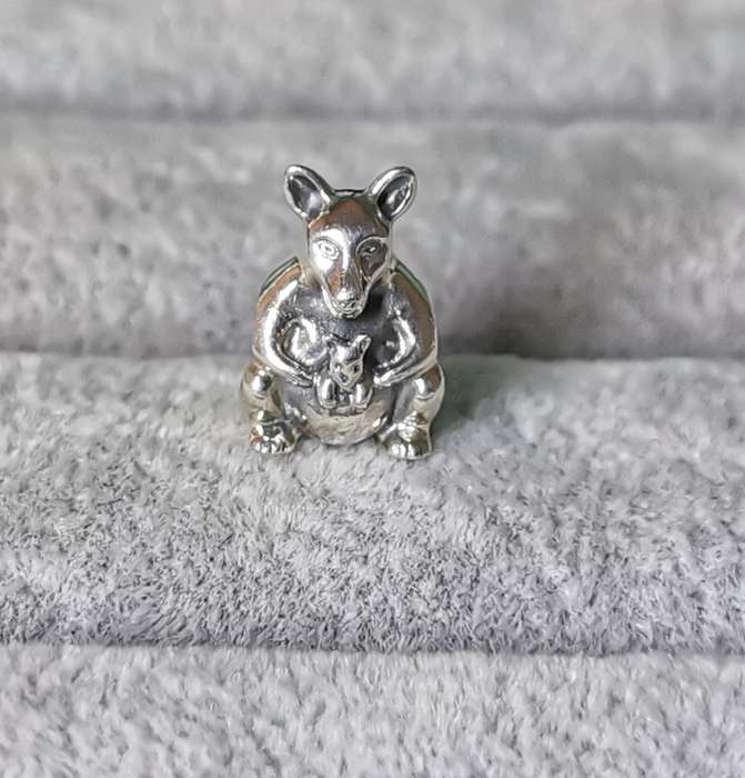 Pandora Kangaroo Mum and Baby Charm