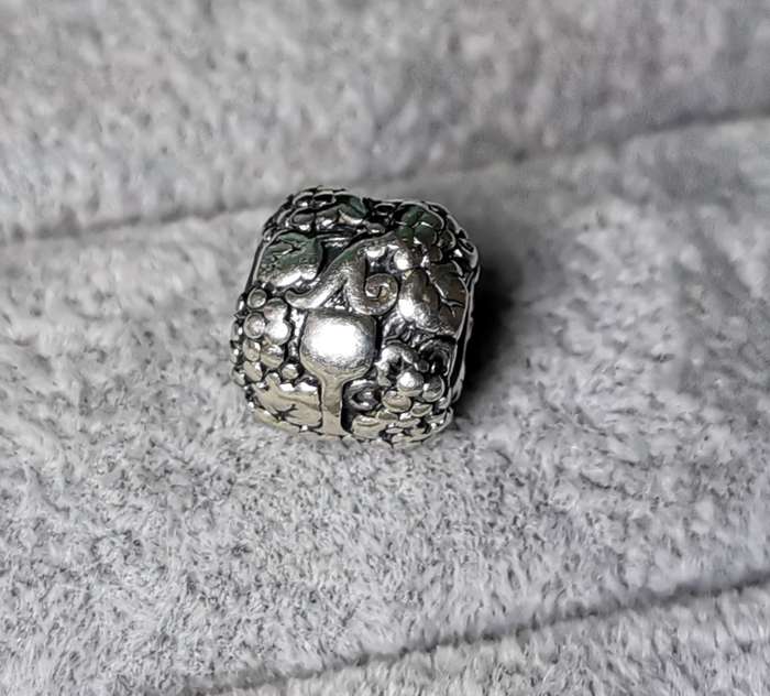 Pandora Vino Wine Charm