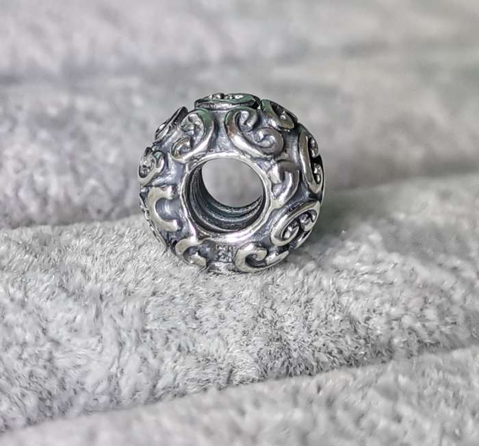 Pandora Feeling Groovy Charm