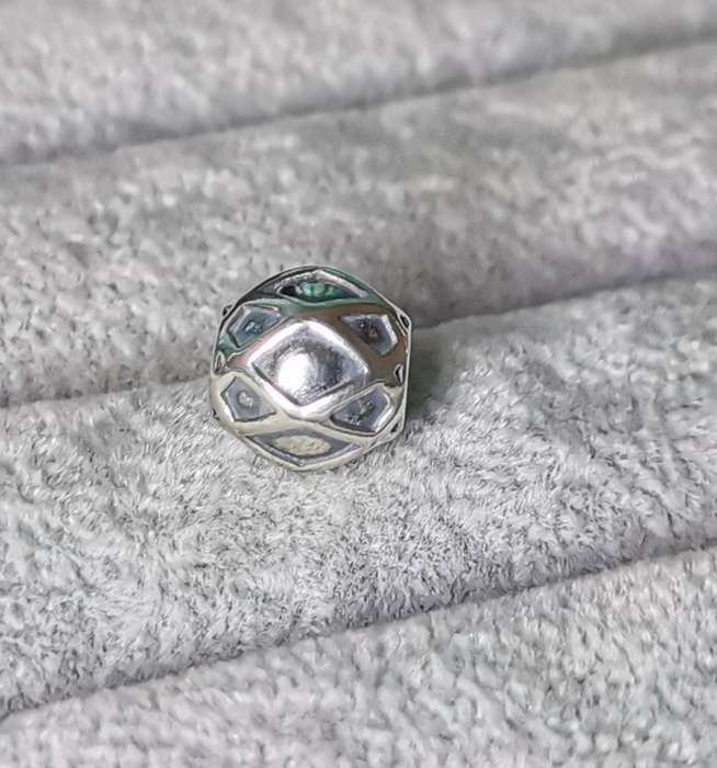Pandora Web Charm