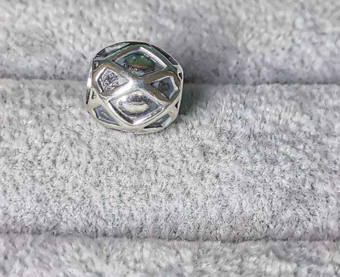 Pandora Web Charm