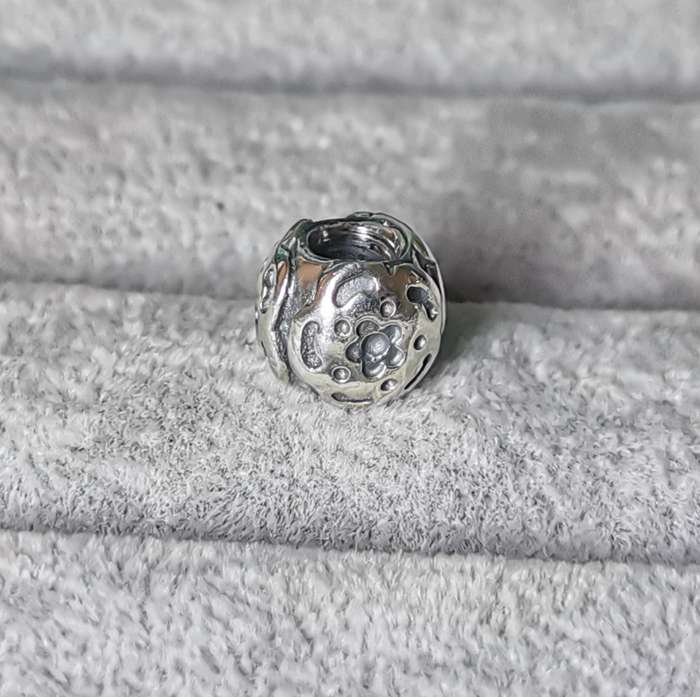 Pandora Raised Flower Charm