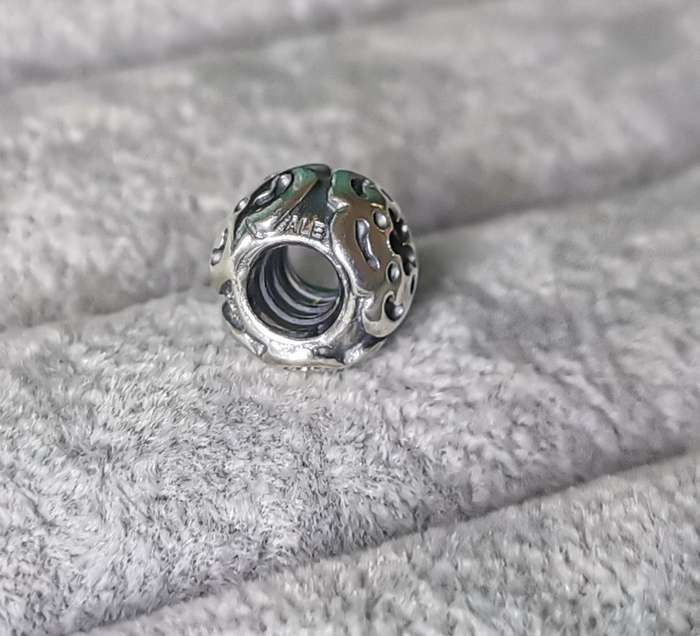 Pandora Raised Flower Charm