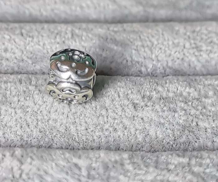 Pandora Raised Flower Charm